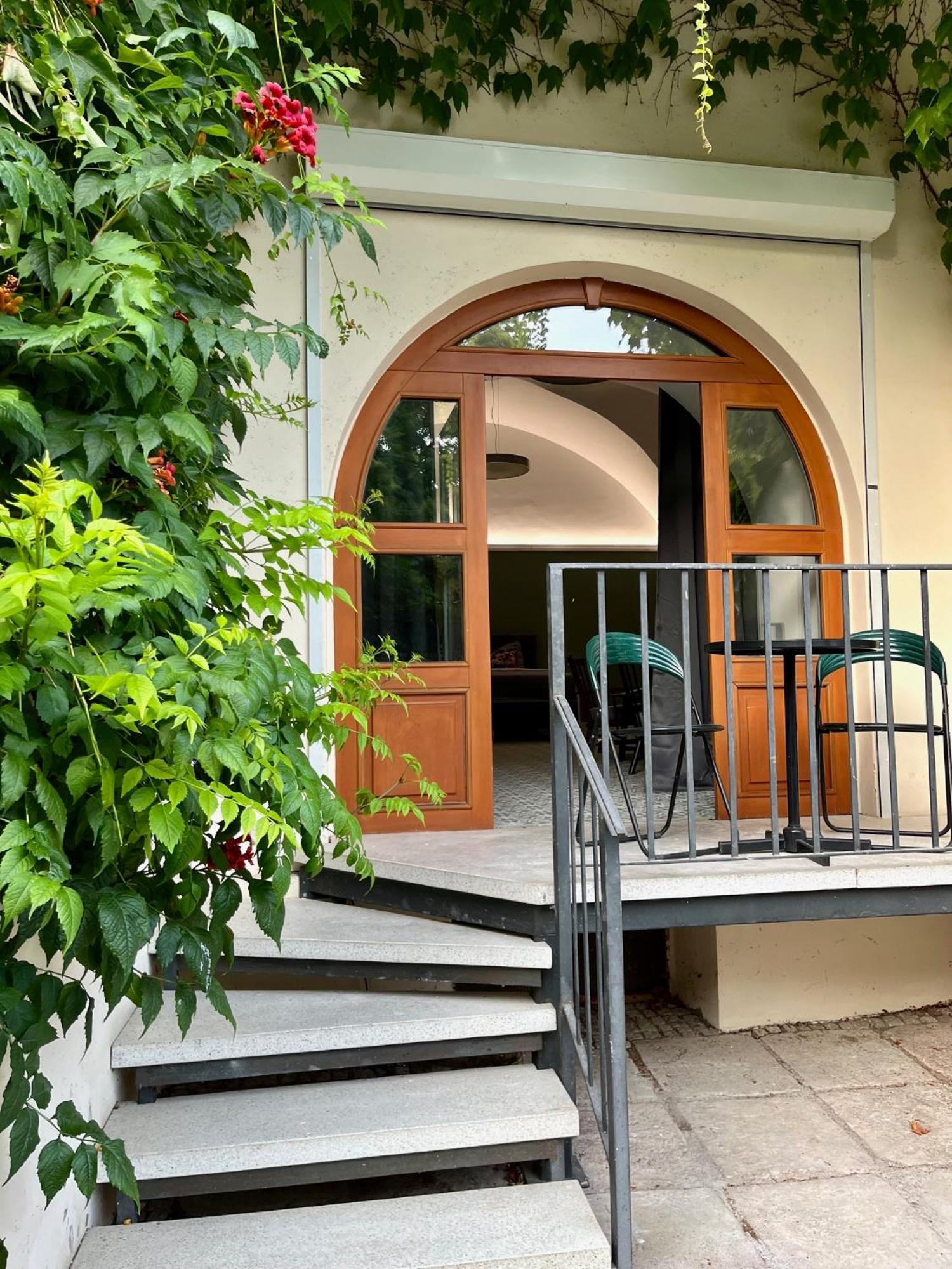 Palác Daun - Studio Apartments Znojmo Exterior foto
